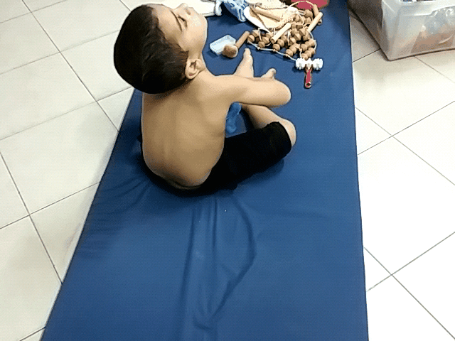 תרגול ויסות חושי בעזרת חוש המגע 1ד